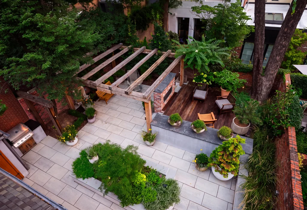 HEROOldCityPhiladelphiaCourtyardGardenLandscape